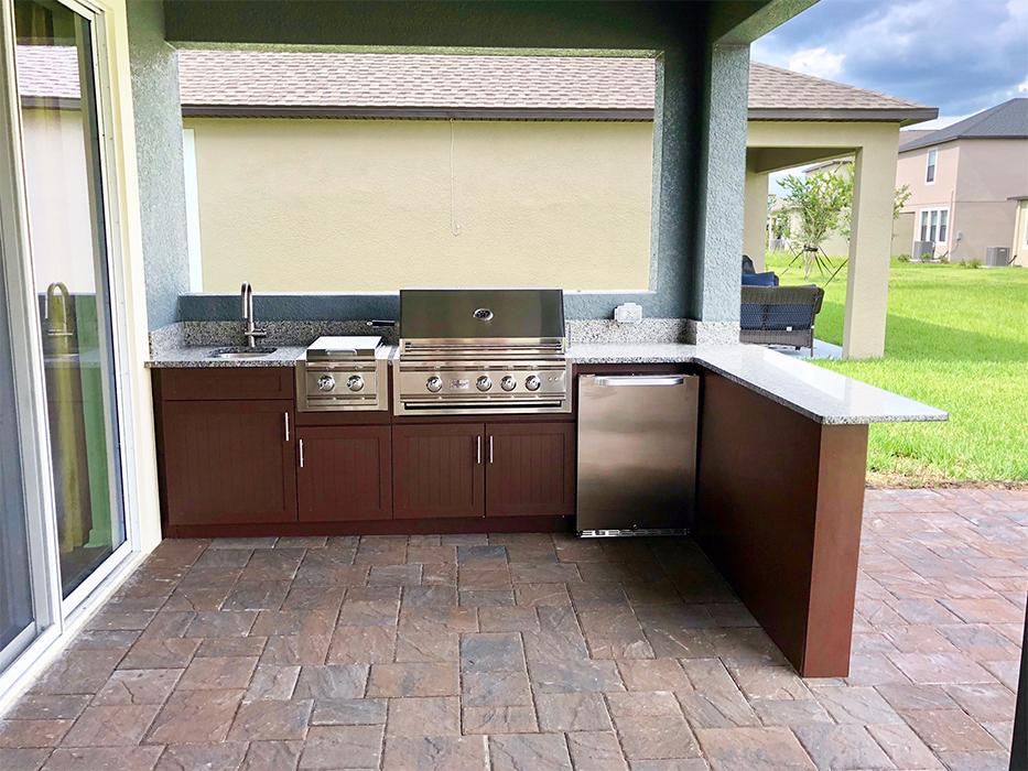 L-Shape Outdoor Kitchen with Side Burner - Synergy Outdoor Living