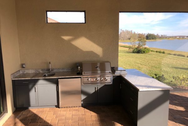Gray L-Shaped Outdoor Kitchen