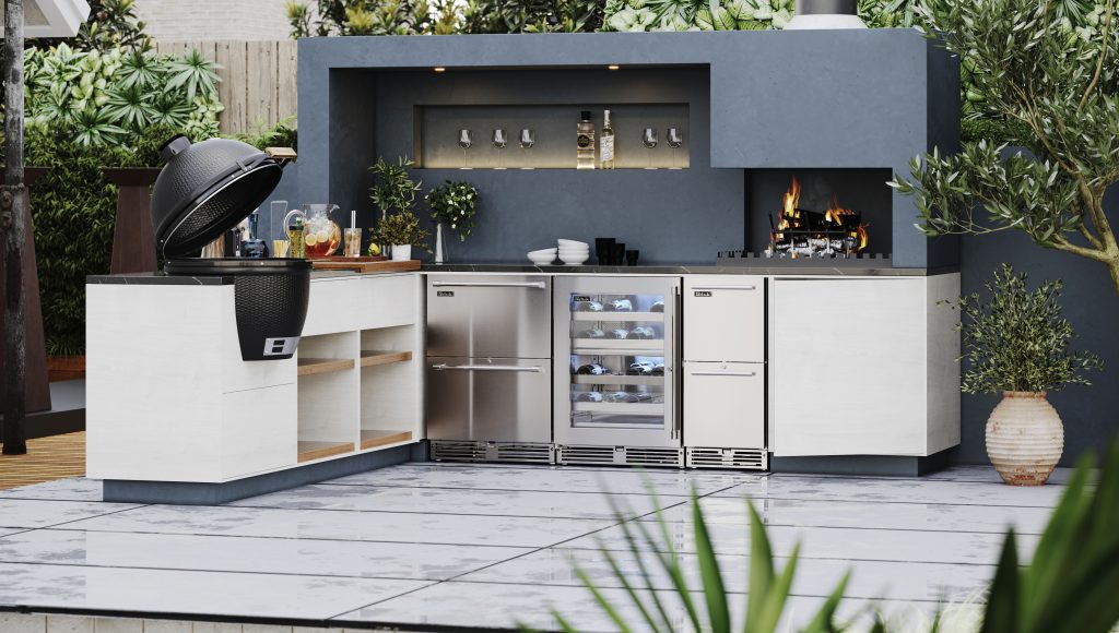 Outdoor kitchen with Perlick Refrigeration