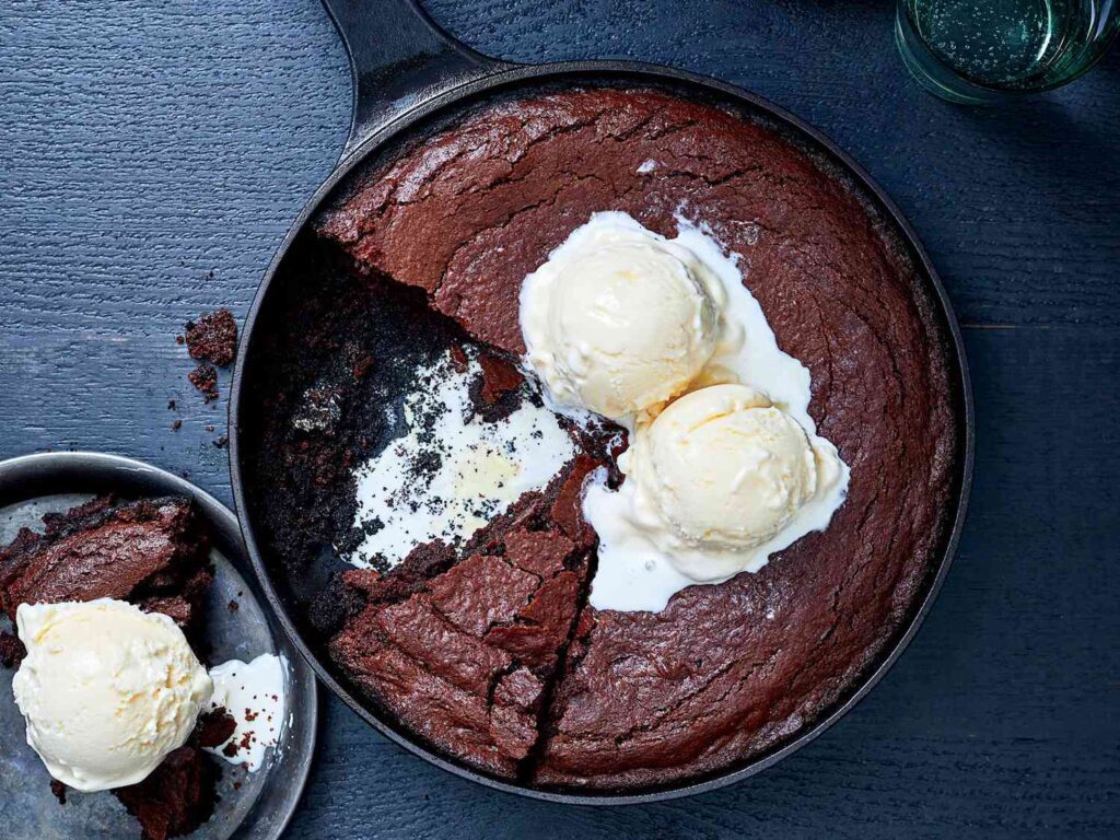skillet brownies with icecream